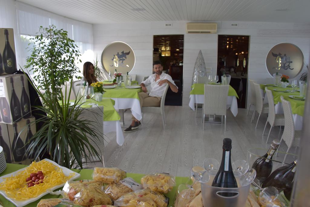 Apartaments Marina Del Cavallino Buitenkant foto